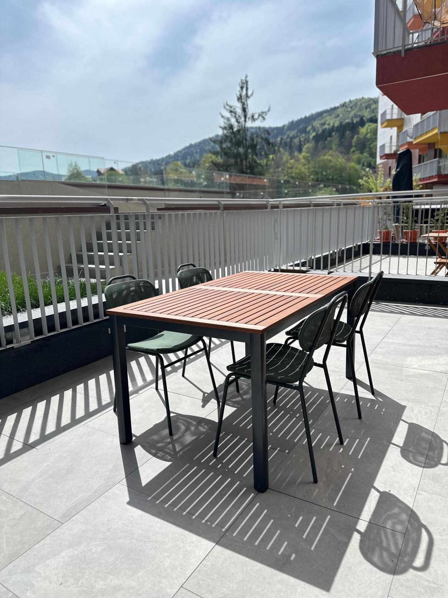 Joy Garden Apartment Sinaia Bagian luar foto